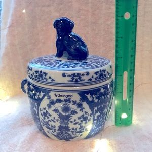 Hydrangea Blue&White Foo Dog bowl excellent condition no chip,crackor scratches